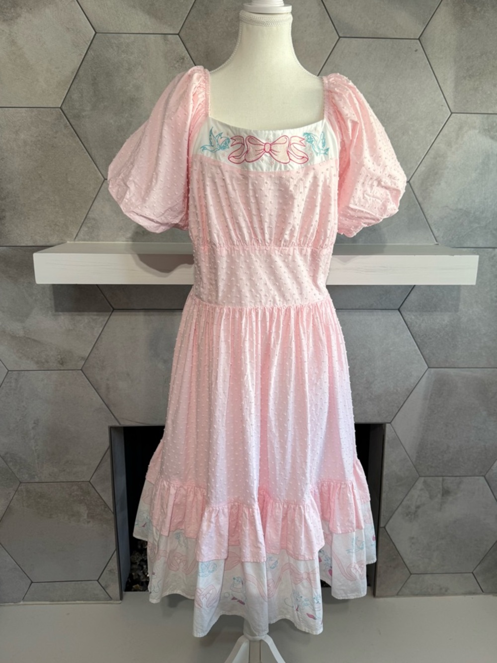 Cinderella 75th Anniversary Collection 2025
Cinderella Dress / Disney Dress Shop - Picture 4 of 13